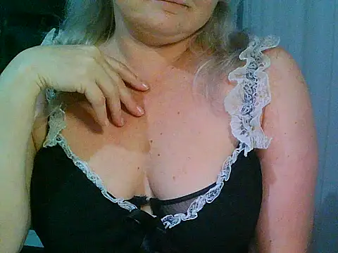 Snapshot of Blue-sky69 chatting on October 13, 2025, 5:14 pm Blue-sky69 online show from October 13, 2025, 5:14 pm
