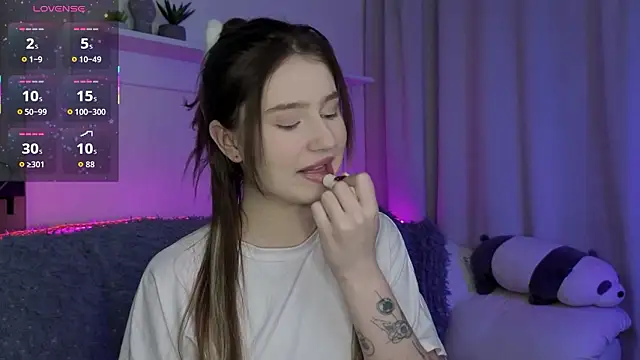  Lua   online show from March 11, 2026, 10:04 pm