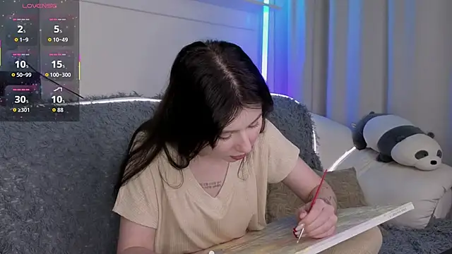  Lua   online show from May 14, 2026, 10:07 pm