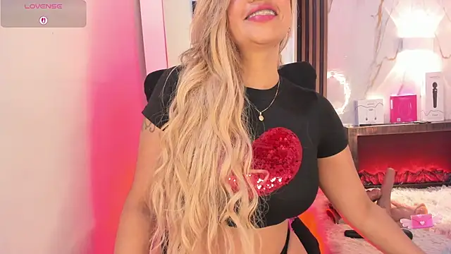 Snapshot of Agatha210 chatting on October 18, 2025, 8:22 pm Agatha210 online show from October 18, 2025, 8:22 pm