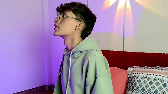 bellmontneon online show from October 16, 2025, 2:25 pm