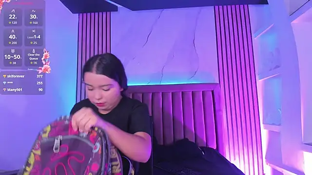 LunaWiill  online show from September 20, 2025, 12:43 pm