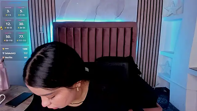 LunaWiill  online show from October 17, 2025, 12:29 pm