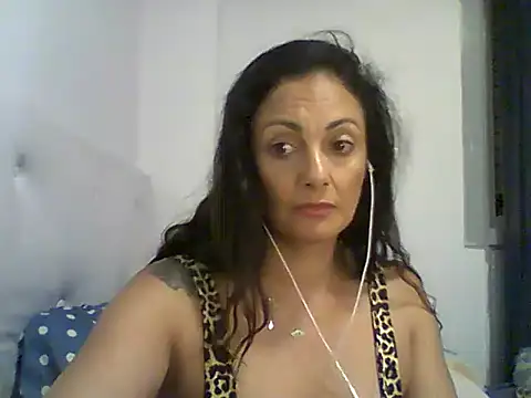 Snapshot of dulcefanny chatting on February 2, 2026, 1:59 am dulcefanny online show from February 2, 2026, 1:59 am