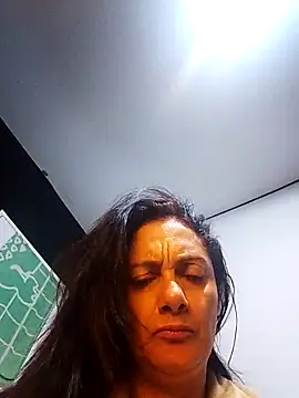 dulcefanny online show from April 25, 2026, 9:56 am