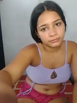 Snapshot of HOT_MOM34 chatting on October 5, 2025, 8:21 pm HOT MOM34 online show from October 5, 2025, 8:21 pm