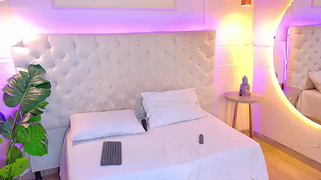 Snapshot of ElectraScot chatting on October 3, 2025, 7:26 pm ElectraScot online show from October 3, 2025, 7:26 pm