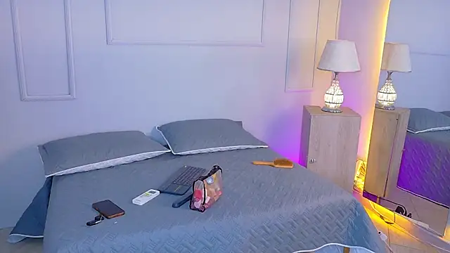 Snapshot of ElectraScot chatting on November 26, 2025, 7:36 pm ElectraScot online show from November 26, 2025, 7:36 pm