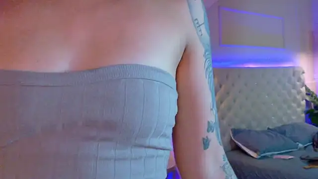 Snapshot of ElectraScot chatting on February 7, 2026, 7:11 pm ElectraScot online show from February 7, 2026, 7:11 pm