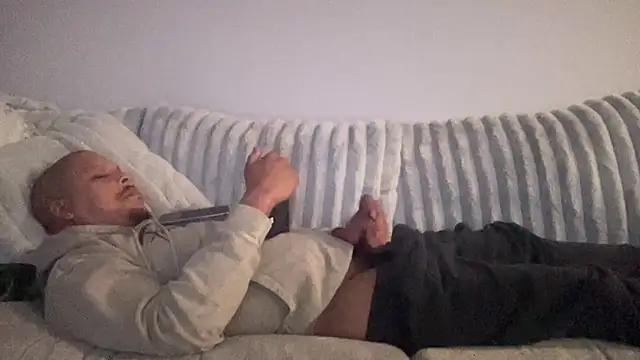 Snapshot of caramelizedzeus chatting on November 19, 2025, 1:27 am caramelizedzeus online show from November 19, 2025, 1:27 am