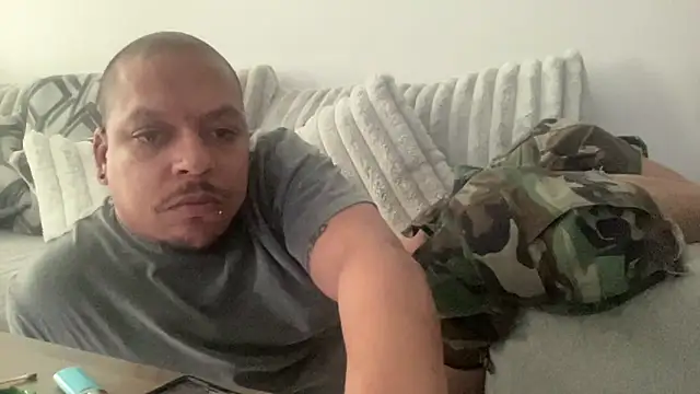 Snapshot of caramelizedzeus chatting on April 13, 2026, 12:09 pm caramelizedzeus online show from April 13, 2026, 12:09 pm