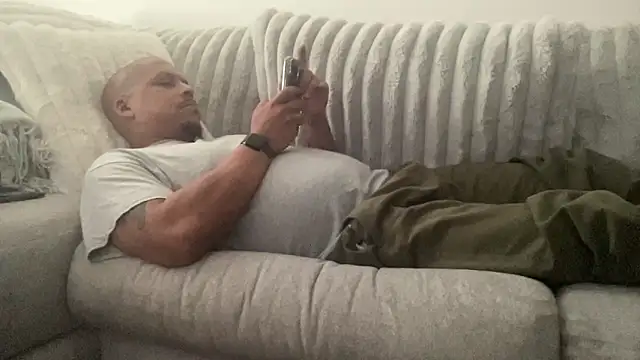 Snapshot of caramelizedzeus chatting on November 21, 2025, 6:07 pm caramelizedzeus online show from November 21, 2025, 6:07 pm