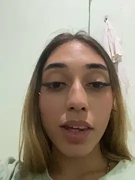 Snapshot of loirinhaaa chatting on November 23, 2025, 1:37 am loirinhaaa online show from November 23, 2025, 1:37 am