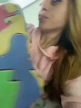 Snapshot of loirinhaaa chatting on October 21, 2025, 7:46 pm loirinhaaa online show from October 21, 2025, 7:46 pm