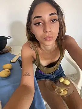 Snapshot of loirinhaaa chatting on October 28, 2025, 3:00 pm loirinhaaa online show from October 28, 2025, 3:00 pm