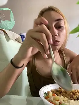 loirinhaaa online show from March 3, 2026, 5:09 pm