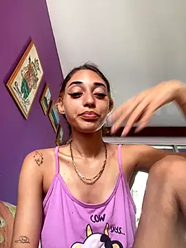 Snapshot of loirinhaaa chatting on October 26, 2025, 6:19 pm loirinhaaa online show from October 26, 2025, 6:19 pm