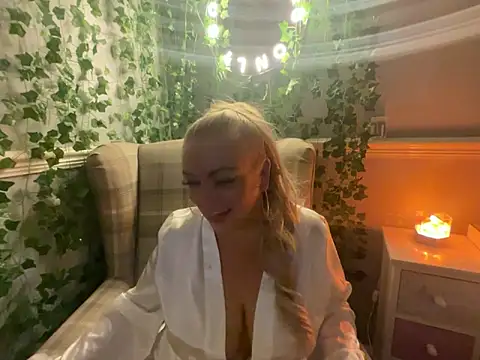 BonnyDesire online show from October 21, 2025, 6:51 pm