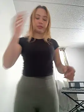 IamCatalina888 online show from November 7, 2025, 7:51 pm