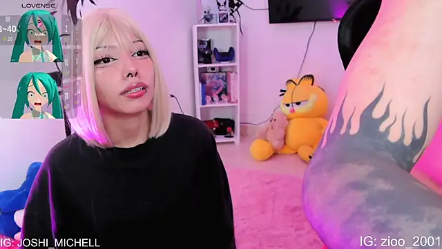 Snapshot of Everlong_ chatting on December 3, 2025, 9:14 pm Everlong online show from December 3, 2025, 9:14 pm