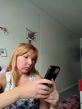 Snapshot of JenyJansi chatting on September 24, 2025, 1:28 pm JenyJansi online show from September 24, 2025, 1:28 pm
