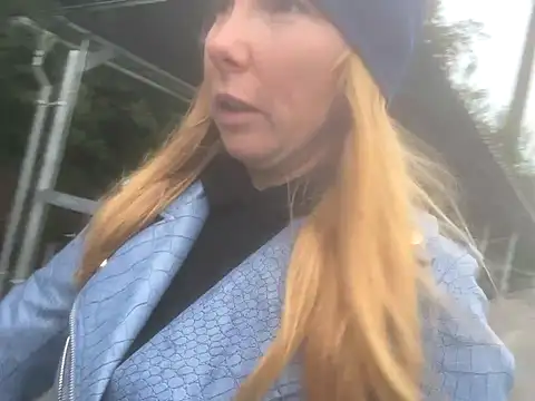 Snapshot of JenyJansi chatting on September 29, 2025, 5:58 am JenyJansi online show from September 29, 2025, 5:58 am