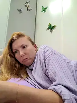 Snapshot of JenyJansi chatting on October 8, 2025, 8:20 pm JenyJansi online show from October 8, 2025, 8:20 pm