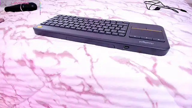 Doll lauren online show from November 25, 2025, 11:32 am