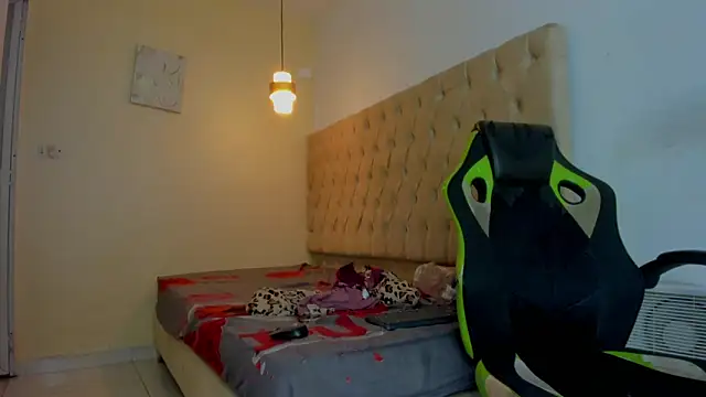 Naomis 35 online show from January 14, 2026, 11:30 pm