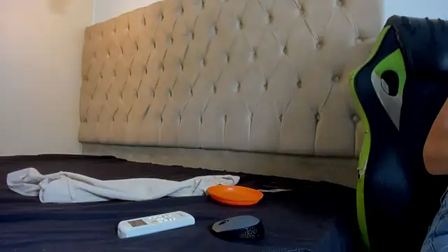 Naomis 35 online show from February 4, 2026, 7:31 pm