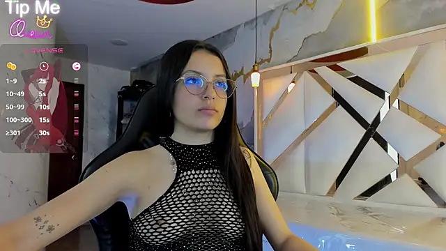 sophiadoll tf online show from April 29, 2026, 8:15 pm