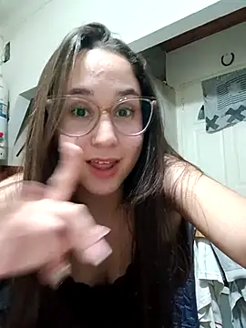 Snapshot of linameii chatting on December 2, 2025, 2:01 am linameii online show from December 2, 2025, 2:01 am