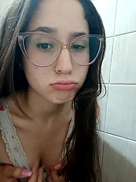 Snapshot of linameii chatting on December 1, 2025, 4:24 am linameii online show from December 1, 2025, 4:24 am