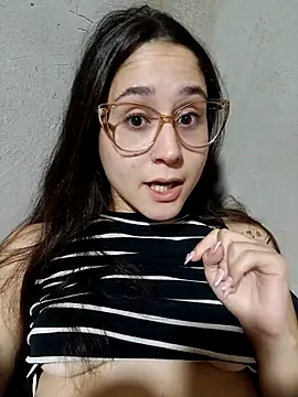 Snapshot of linameii chatting on December 3, 2025, 2:45 am linameii online show from December 3, 2025, 2:45 am