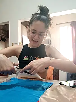 Snapshot of linameii chatting on November 19, 2025, 4:29 pm linameii online show from November 19, 2025, 4:29 pm