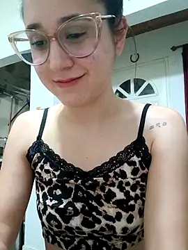 Snapshot of linameii chatting on November 20, 2025, 11:47 pm linameii online show from November 20, 2025, 11:47 pm