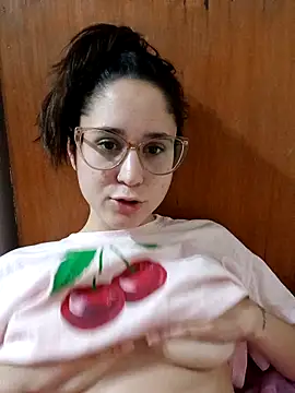 Snapshot of linameii chatting on December 4, 2025, 2:21 am linameii online show from December 4, 2025, 2:21 am