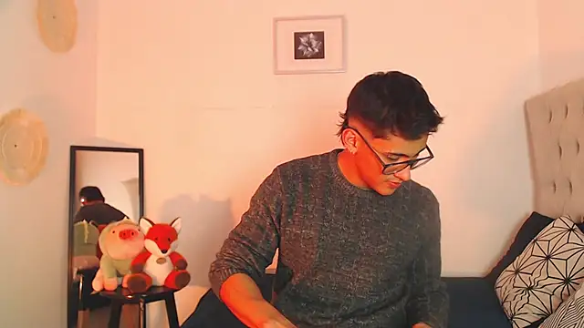 Snapshot of SalvadorFit chatting on November 11, 2025, 8:47 pm SalvadorFit online show from November 11, 2025, 8:47 pm