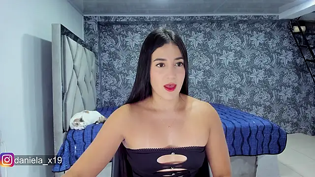 Snapshot of Daniela_x19 chatting on April 28, 2026, 12:42 am Daniela x19 online show from April 28, 2026, 12:42 am