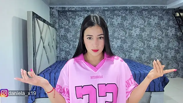 Snapshot of Daniela_x19 chatting on April 14, 2026, 12:37 am Daniela x19 online show from April 14, 2026, 12:37 am