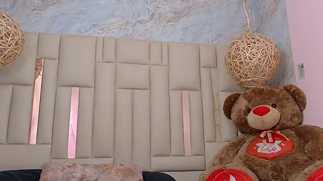 Snapshot of Dixiebelle chatting on April 15, 2026, 1:00 am Dixiebelle online show from April 15, 2026, 1:00 am