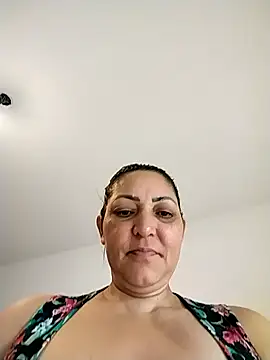 Lunita86 online show from November 29, 2025, 1:33 pm