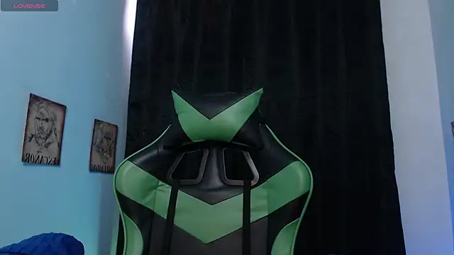 Snapshot of queen_salomme chatting on October 12, 2025, 11:55 am queen salomme online show from October 12, 2025, 11:55 am