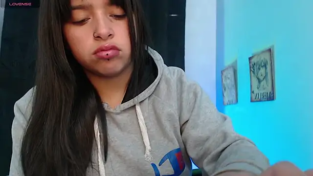 Snapshot of queen_salomme chatting on October 13, 2025, 11:45 am queen salomme online show from October 13, 2025, 11:45 am