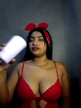 kiaraconex27 online show from October 24, 2025, 9:03 pm