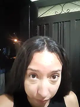 Snapshot of Vale_stone_ chatting on April 15, 2026, 3:23 am Vale stone online show from April 15, 2026, 3:23 am