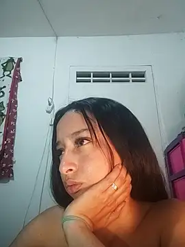 Snapshot of Vale_stone_ chatting on May 8, 2026, 4:16 am Vale stone online show from May 8, 2026, 4:16 am