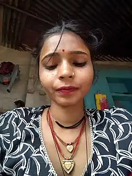 Snapshot of R_Roshni chatting on October 18, 2025, 3:30 am R Roshni online show from October 18, 2025, 3:30 am