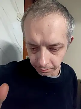 szajbusek41 online show from February 4, 2026, 6:41 am