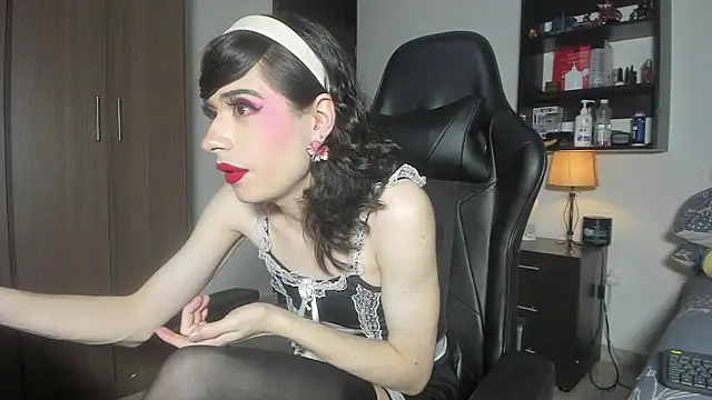 urLittlesissy online show from July 15, 2026, 3:46 am